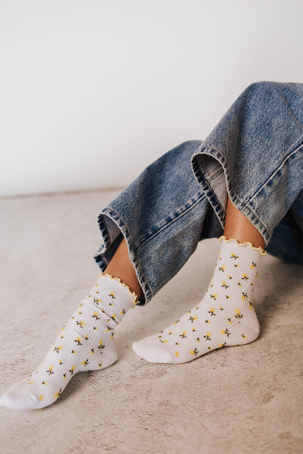 Cutie Crew Socks - Yellow Floral