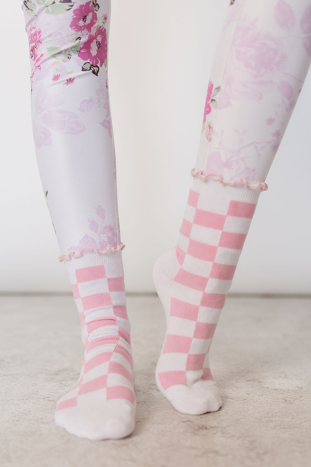 Cutie Crew Socks - Checkered Pink