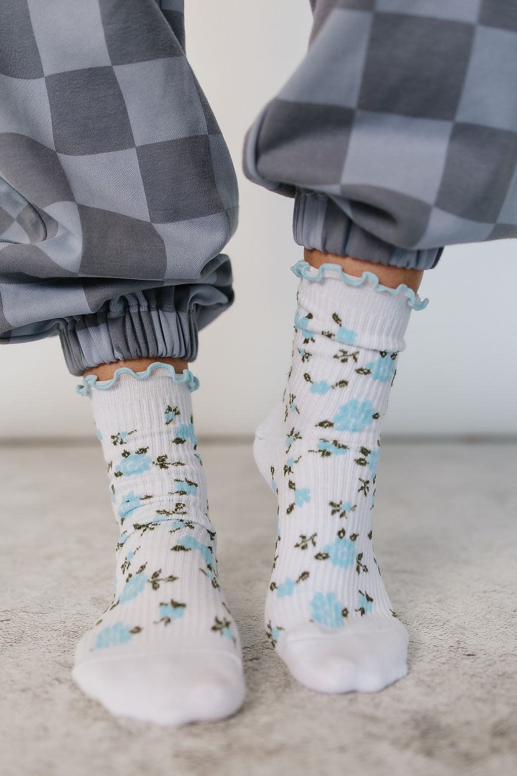 Cutie Crew Socks - Blue Floral