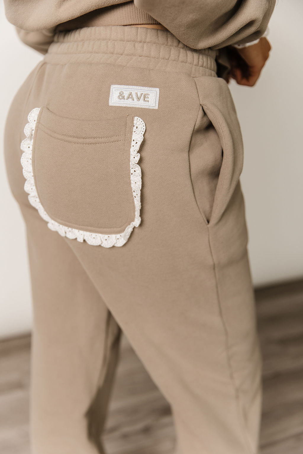 Comfort Zone Joggers - Mocha Lace