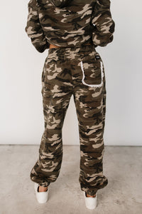 Comfort Zone Joggers - Camo Lace