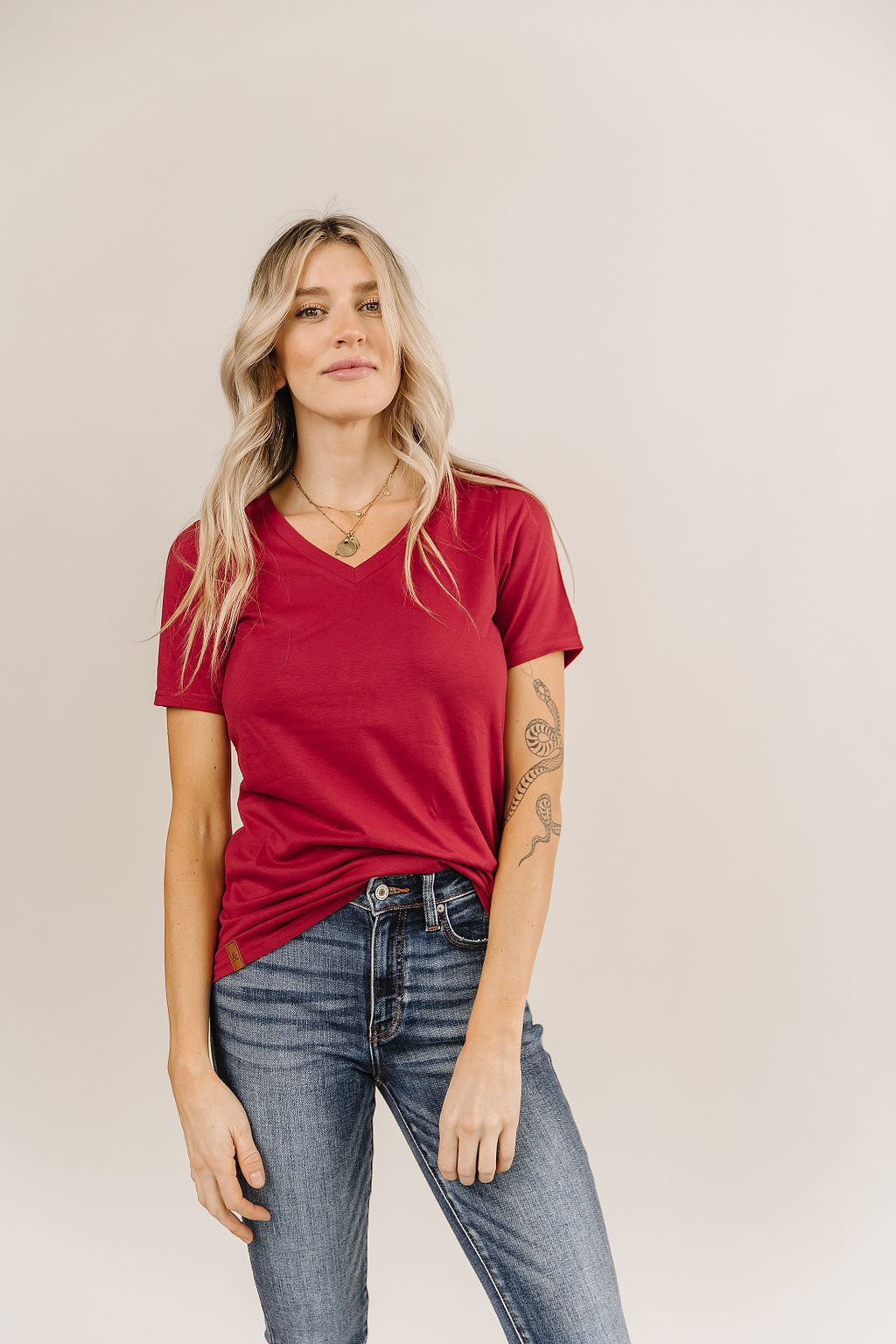 V Neck Lulu Tee - Burgundy