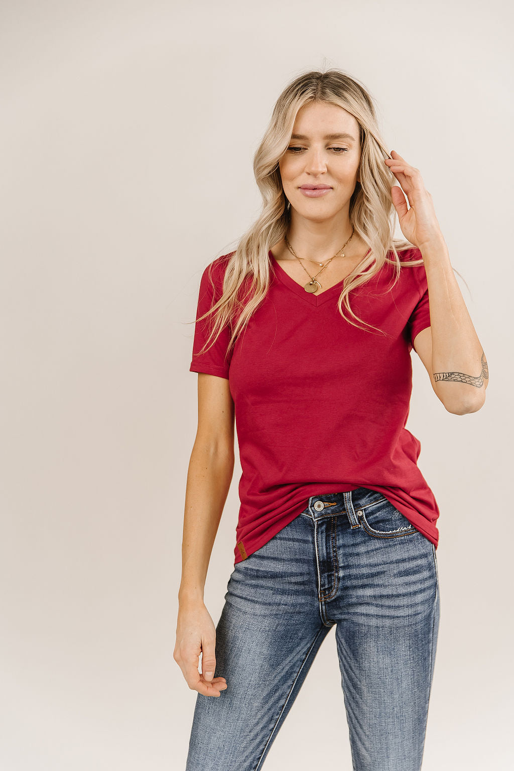 V Neck Lulu Tee - Burgundy