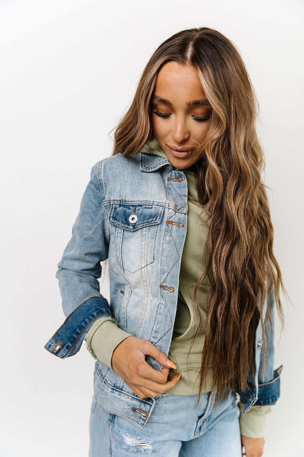 Ampersand Avenue Women's Light Wash Denim Jacket