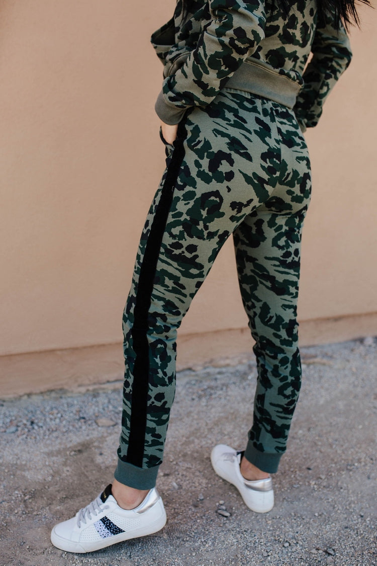 IVE 着用/PRIMEMEMBERS/Leopard Wide Joggers IVEアンユジン着用☆ [PRIME MEMBERS] Leopard Wide Joggers